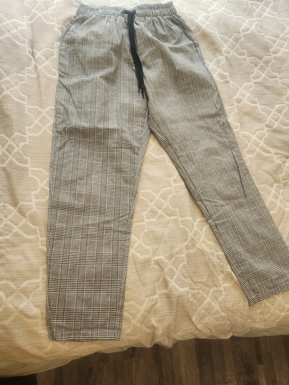 Women's Gray Plaid Drawstring Pants